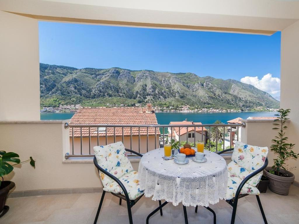 Apartments Castello Kotor Luaran gambar