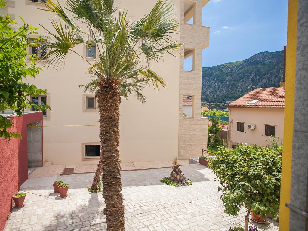 Apartments Castello Kotor Luaran gambar