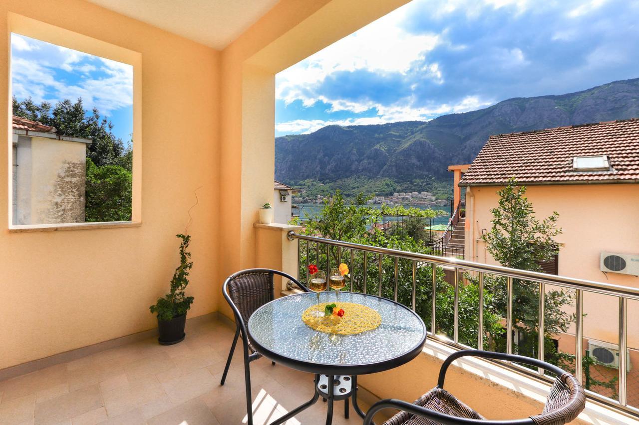 Apartments Castello Kotor Luaran gambar