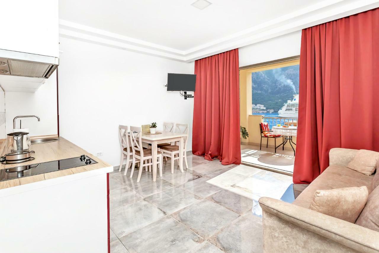 Apartments Castello Kotor Luaran gambar
