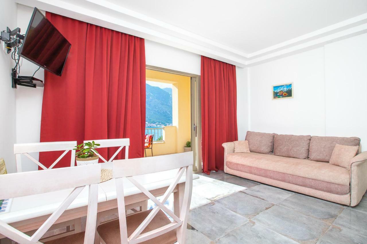 Apartments Castello Kotor Luaran gambar