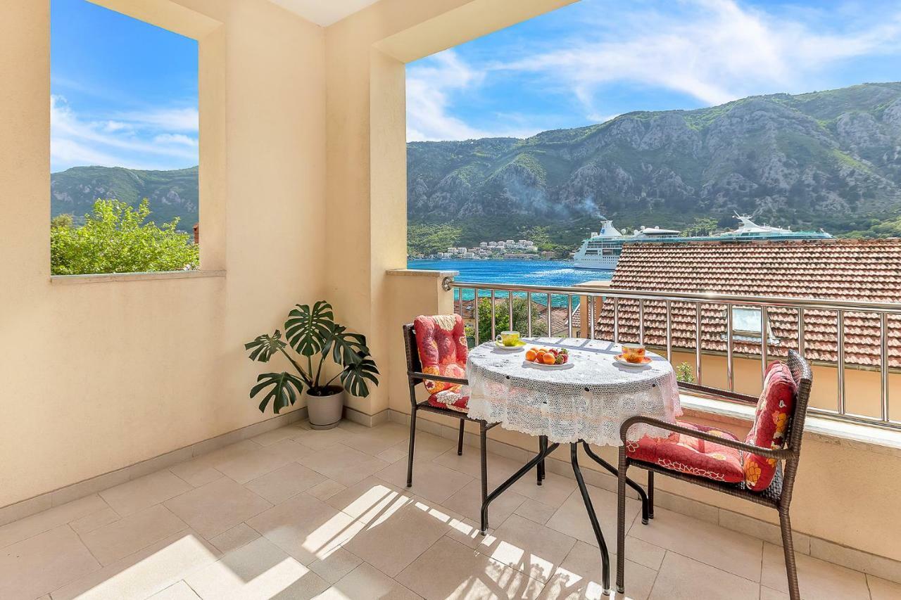Apartments Castello Kotor Luaran gambar